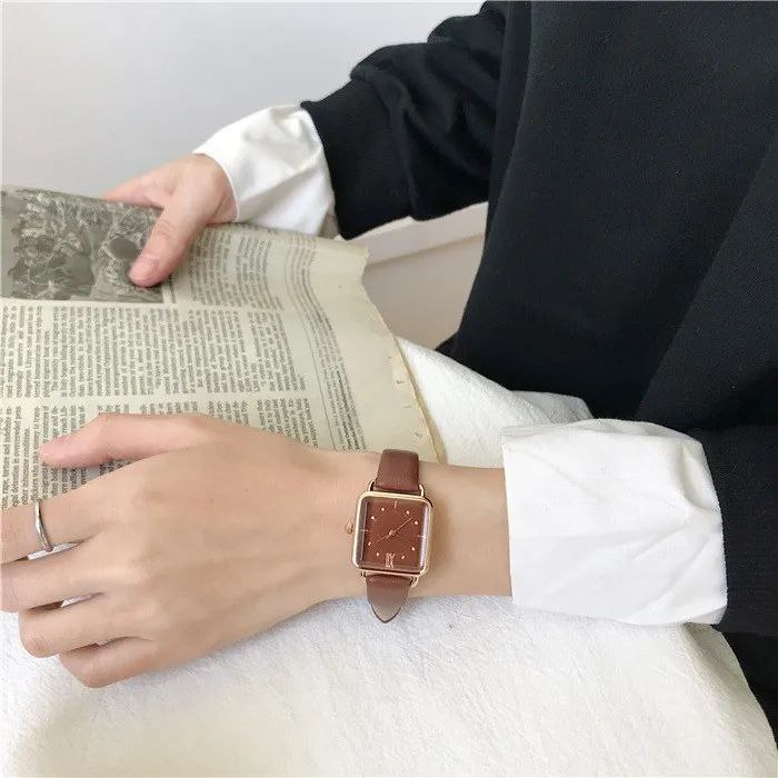 Luxury Square Dial Ladies Watch – Elegant Look with Premium Leather Strap